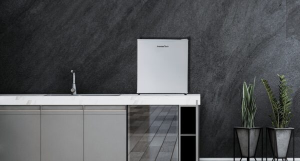 PremierTech Mini Frigo Bar 45 Litri Frigo Hotel Frigo Ufficio Classe E Bianco PT-F47K con chiave