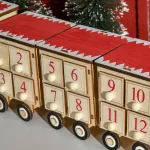 Calendario Avvento di Natale a forma di Treno con Babbo Natale e Luce LED Inclusa