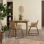 Set 2 Sedie da Pranzo Stile Boho da Interno in Rattan PE con Schienale Basso e Braccioli