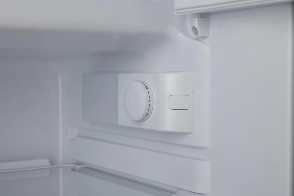 PremierTech Frigorifero 109 litri 40dB Frigorifero per Ufficio Hotel B&B Stanze Classe E Nero PT109FB